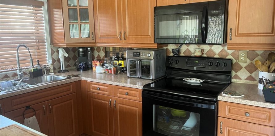 Condo in Davie, Florida, 2 bedrooms  № 2076141