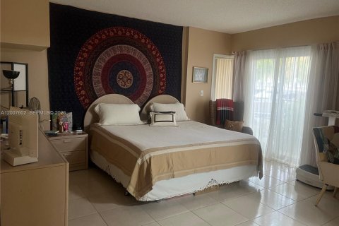 Condo in Davie, Florida, 2 bedrooms  № 2076141 - photo 2