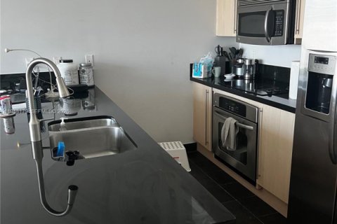 Снять в аренду кондоминиум в Майами, Флорида 1 спальня, 65.68м2, № 2006485 - фото 8