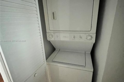 Снять в аренду кондоминиум в Майами, Флорида 1 спальня, 65.68м2, № 2006485 - фото 11