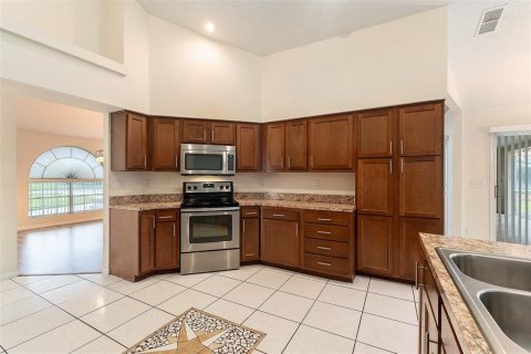 House in Spring Hill, Florida 3 bedrooms, 199.37 sq.m. № 1904296 - photo 15