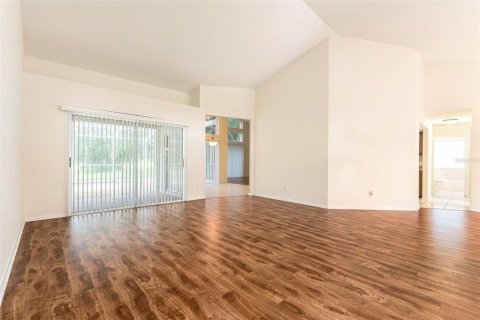 House in Spring Hill, Florida 3 bedrooms, 199.37 sq.m. № 1904296 - photo 6