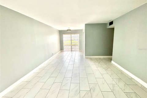 Condo in West Palm Beach, Florida, 2 bedrooms  № 1818982 - photo 10