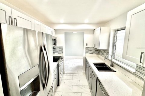 Condo in West Palm Beach, Florida, 2 bedrooms  № 1818982 - photo 4