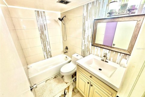 Condo in West Palm Beach, Florida, 2 bedrooms  № 1818982 - photo 14