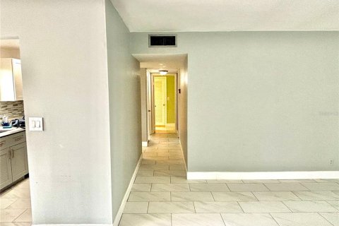 Condo in West Palm Beach, Florida, 2 bedrooms  № 1818982 - photo 3