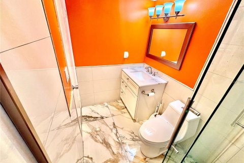 Condo in West Palm Beach, Florida, 2 bedrooms  № 1818982 - photo 11
