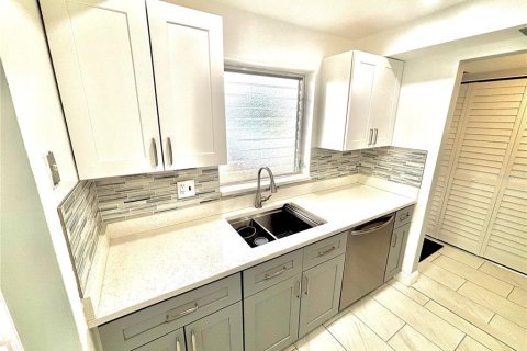 Condo in West Palm Beach, Florida, 2 bedrooms  № 1818982 - photo 6
