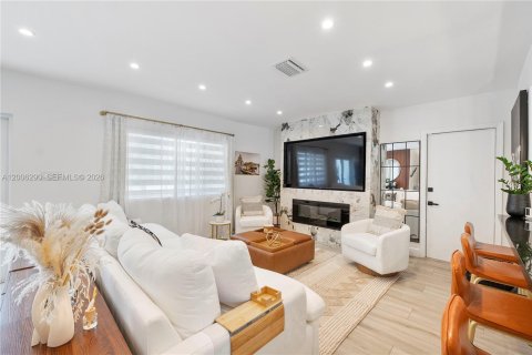 Купить виллу или дом в Майами, Флорида 3 спальни, 142.88м2, № 2069442 - фото 8