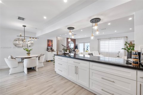 Купить виллу или дом в Майами, Флорида 3 спальни, 142.88м2, № 2069442 - фото 17