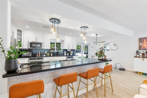 Купить виллу или дом в Майами, Флорида 3 спальни, 142.88м2, № 2069442 - фото 12