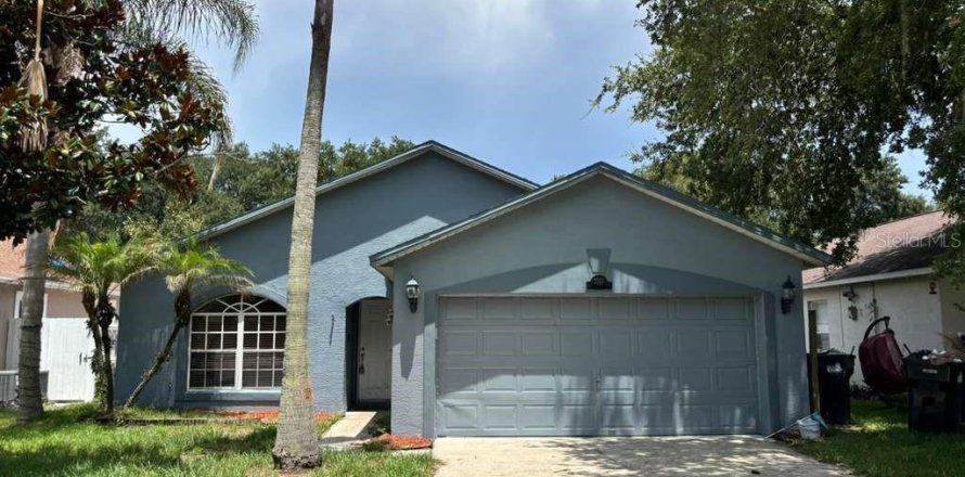 House in Orlando, Florida 3 bedrooms, 132.76 sq.m. № 2277481
