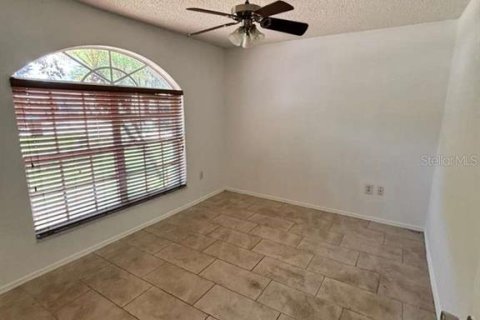 House in Orlando, Florida 3 bedrooms, 132.76 sq.m. № 2277481 - photo 14