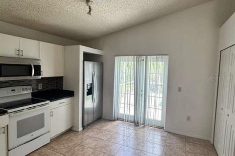 House in Orlando, Florida 3 bedrooms, 132.76 sq.m. № 2277481 - photo 4