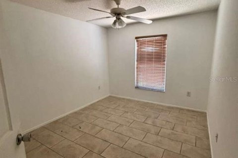 House in Orlando, Florida 3 bedrooms, 132.76 sq.m. № 2277481 - photo 10