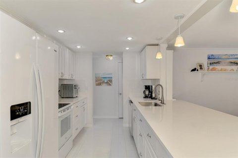 Купить виллу или дом в Энглвуд, Флорида 7 комнат, 143.16м2, № 2109684 - фото 12