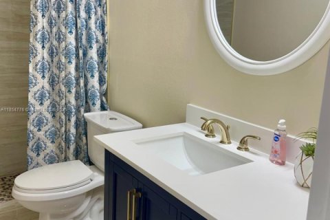 Снять в аренду таунхаус в Майами, Флорида 3 спальни, 137.68м2, № 1874928 - фото 14