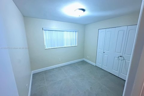 Снять в аренду таунхаус в Майами, Флорида 3 спальни, 137.68м2, № 1874928 - фото 10