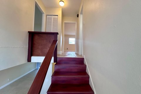 Снять в аренду таунхаус в Майами, Флорида 3 спальни, 137.68м2, № 1874928 - фото 11