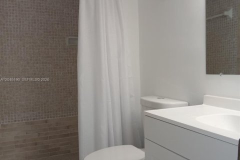 Condo in Pembroke Pines, Florida, 2 bedrooms № 2246088 - photo 8