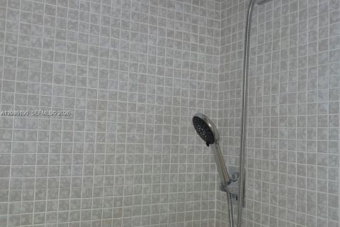 Condo in Pembroke Pines, Florida, 2 bedrooms № 2246088 - photo 14