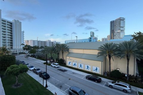 Condo à Sunny Isles Beach, Floride, 3 chambres  № 2044096