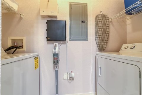 Copropriété à louer à Sarasota, Floride: 2 chambres, 104.7 m2 № 1615564 - photo 13