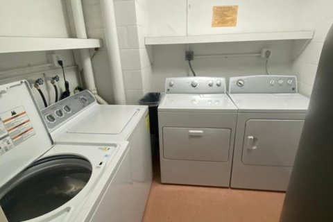 Condominio en alquiler en West Palm Beach, Florida, 2 dormitorios, 112.04 m2 № 1207743 - foto 1