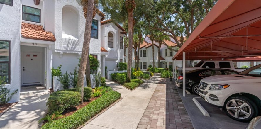 Adosado en Palm Beach Gardens, Florida 3 dormitorios, 141.95 m2 № 987154