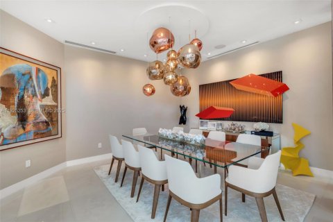 Снять в аренду виллу или дом в Ки-Бискейн, Флорида 6 спален, 595.04м2, № 2039084 - фото 13