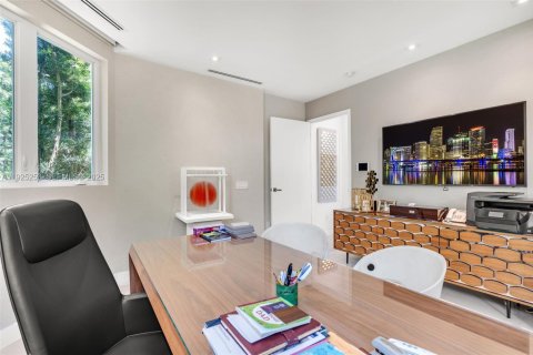 Снять в аренду виллу или дом в Ки-Бискейн, Флорида 6 спален, 595.04м2, № 2039084 - фото 30