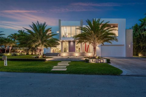 Villa ou maison à Key Biscayne, Floride 6 chambres, 595.04 m2 № 2039084