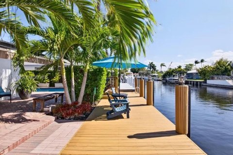 House in Wilton Manors, Florida 3 bedrooms, 150.41 sq.m. № 2086752 - photo 7