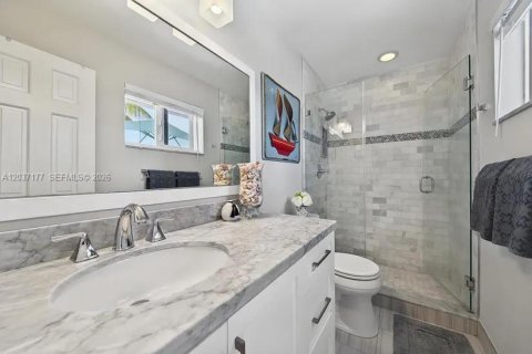 House in Wilton Manors, Florida 3 bedrooms, 150.41 sq.m. № 2086752 - photo 24