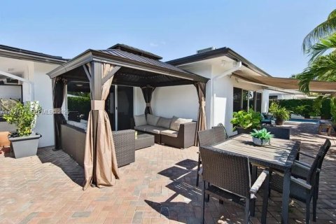 House in Wilton Manors, Florida 3 bedrooms, 150.41 sq.m. № 2086752 - photo 28