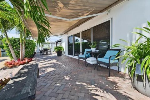 House in Wilton Manors, Florida 3 bedrooms, 150.41 sq.m. № 2086752 - photo 29