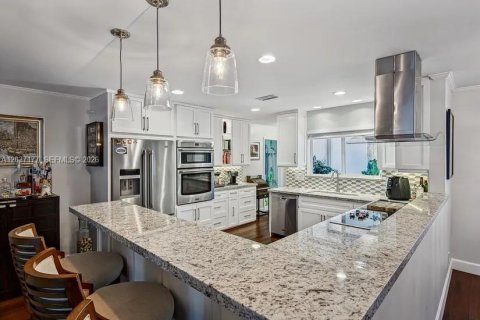 House in Wilton Manors, Florida 3 bedrooms, 150.41 sq.m. № 2086752 - photo 6