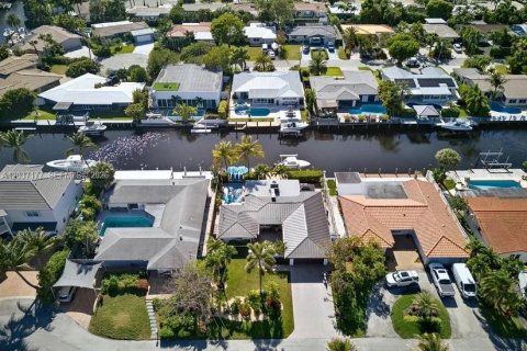 House in Wilton Manors, Florida 3 bedrooms, 150.41 sq.m. № 2086752