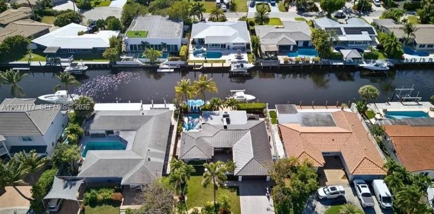 House in Wilton Manors, Florida 3 bedrooms, 150.41 sq.m. № 2086752