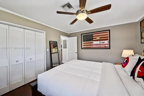 House in Wilton Manors, Florida 3 bedrooms, 150.41 sq.m. № 2086752 - photo 26