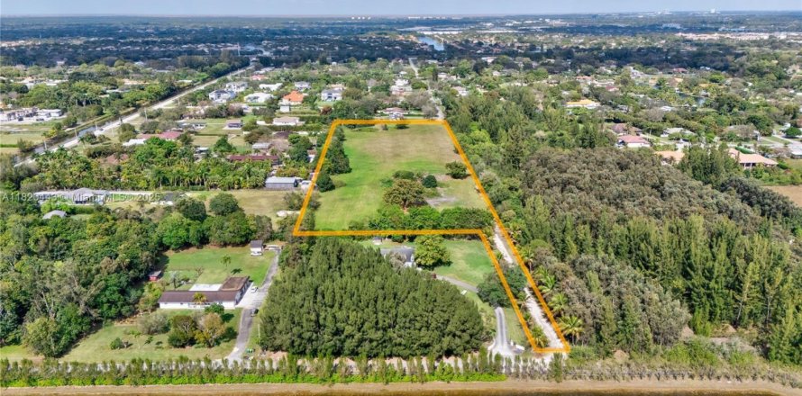 Land in Southwest Ranches, Florida № 1782043