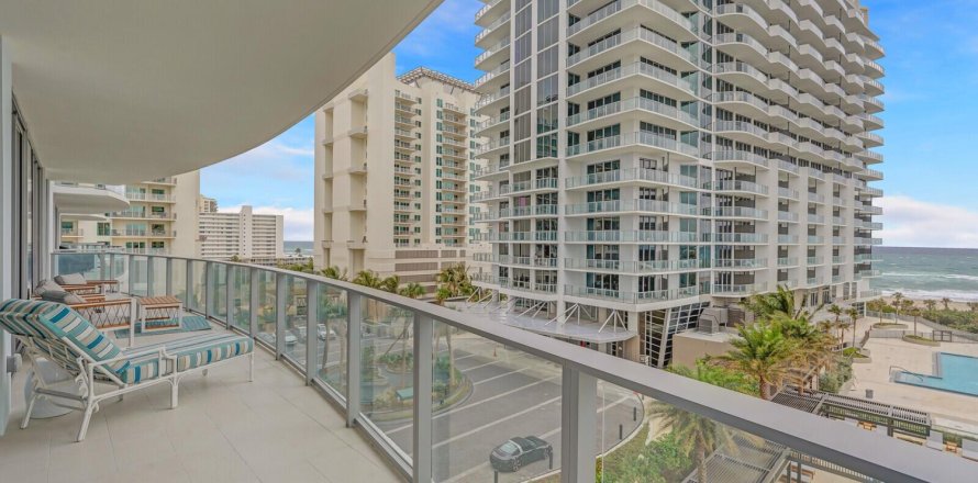Condominio en Riviera Beach, Florida, 3 dormitorios  № 966167