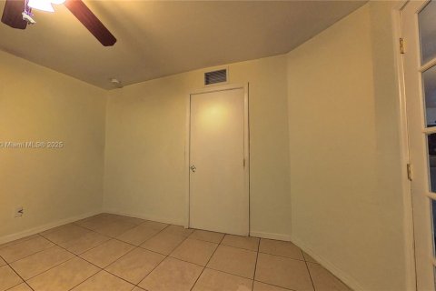 Villa ou maison à vendre à Lehigh Acres, Floride: 3 chambres № 1944118 - photo 15