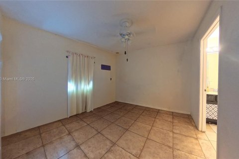 Villa ou maison à vendre à Lehigh Acres, Floride: 3 chambres № 1944118 - photo 9