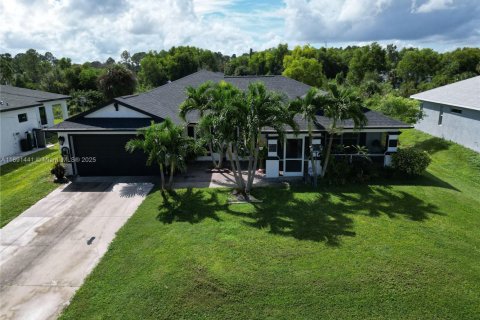 Villa ou maison à vendre à Lehigh Acres, Floride: 3 chambres № 1944118 - photo 4