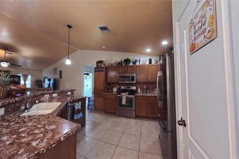 Villa ou maison à vendre à Lehigh Acres, Floride: 3 chambres № 1944118 - photo 17