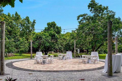 Casa en venta en Miami, Florida, 5 dormitorios, 324.23 m2 № 1882178 - foto 22