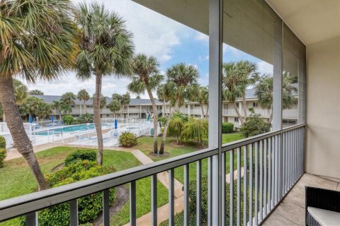 Condo in Sarasota, Florida, 1 bedroom  № 679017 - photo 11