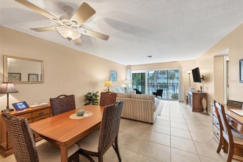 Condo in Sarasota, Florida, 1 bedroom  № 679017 - photo 8
