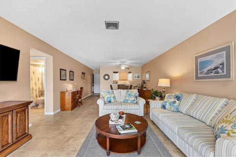 Condo in Sarasota, Florida, 1 bedroom  № 679017 - photo 6